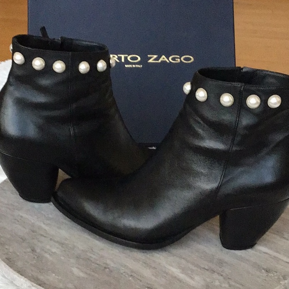 ALBERTO ZAGO Black Leather Booties With Pearl Details On The Ankle Area. - Picture 13 of 14